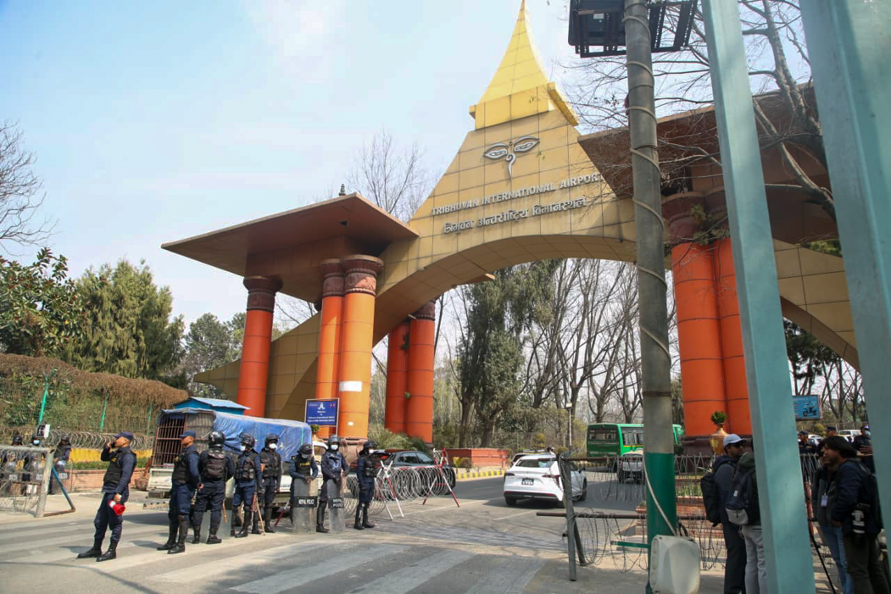 पूर्वराजा काठमाडौं फर्किँदै, विमानस्थलमा सुरक्षा व्यवस्था कडा